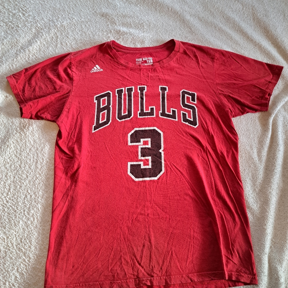Dwyane Wade Bulls shirt
